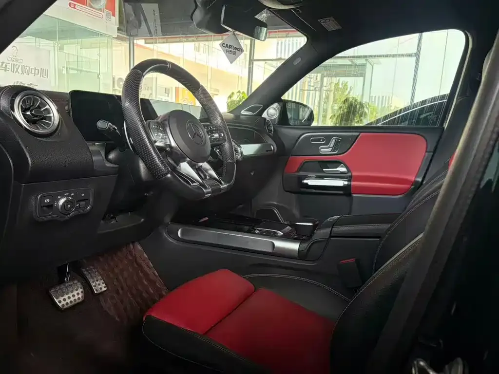Mercedes-Benz GLB AMG — фото 3