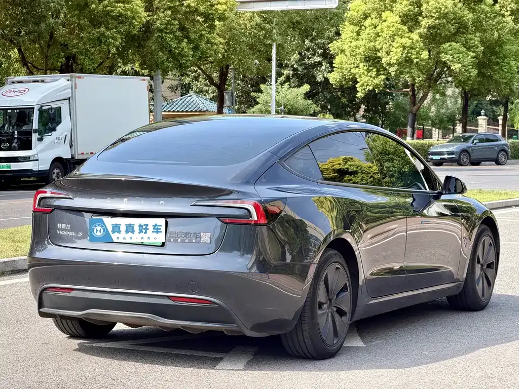 Tesla Model 3 — фото 4