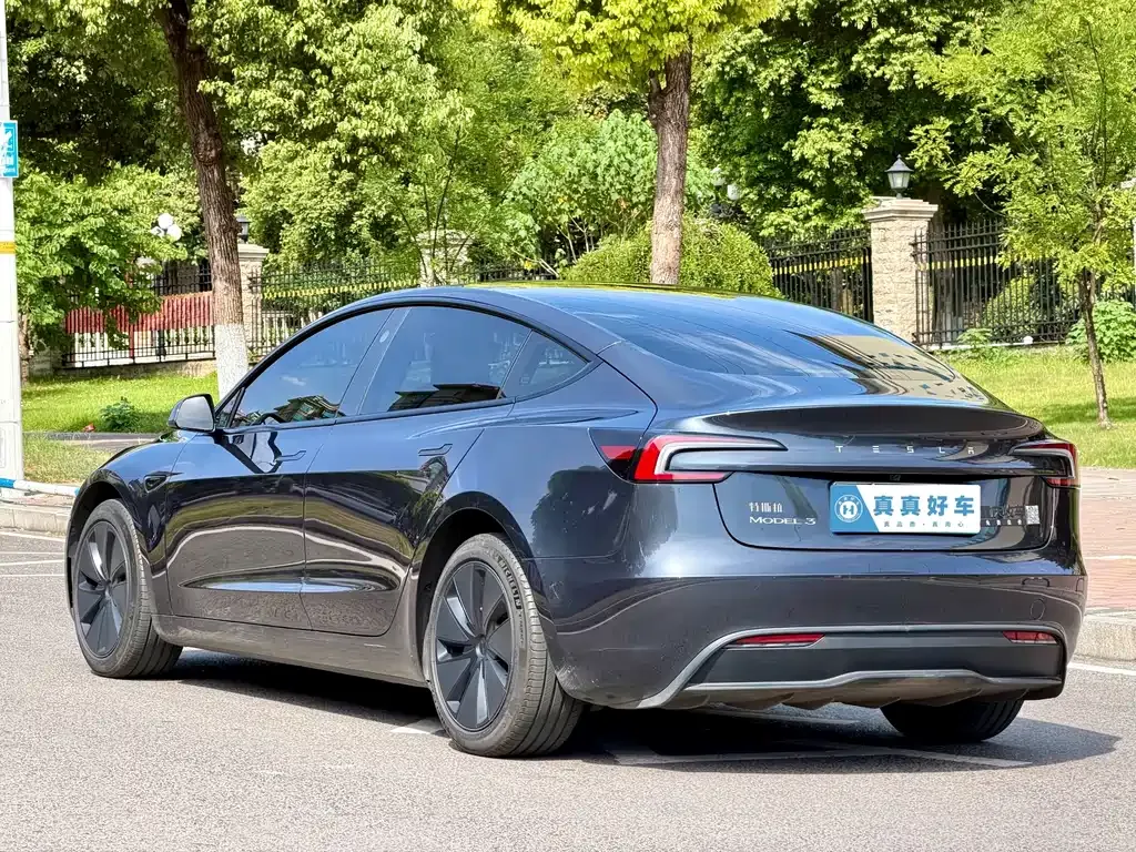 Tesla Model 3 — фото 10