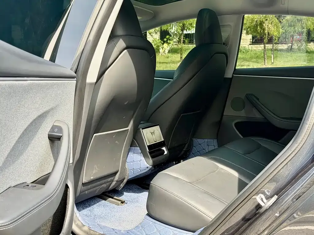 Tesla Model 3 — фото 2