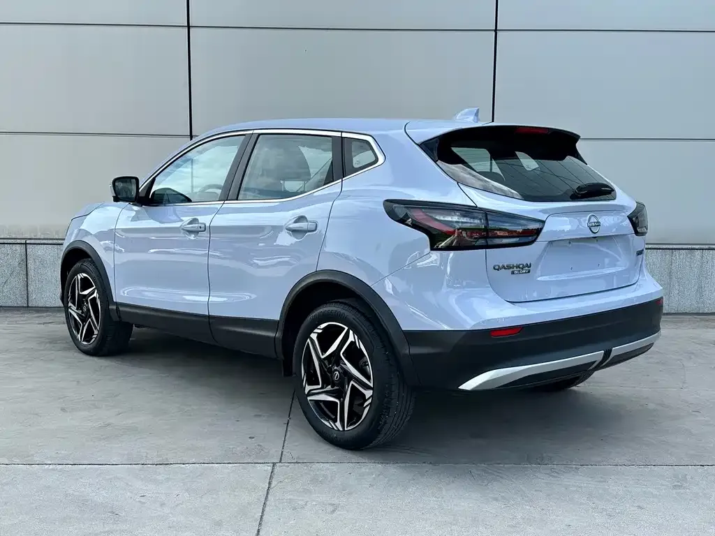 Nissan Qashqai — фото 7