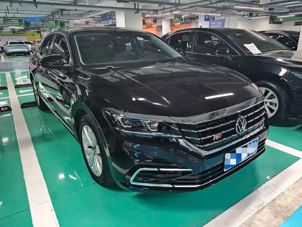 Volkswagen Passat — фото 7