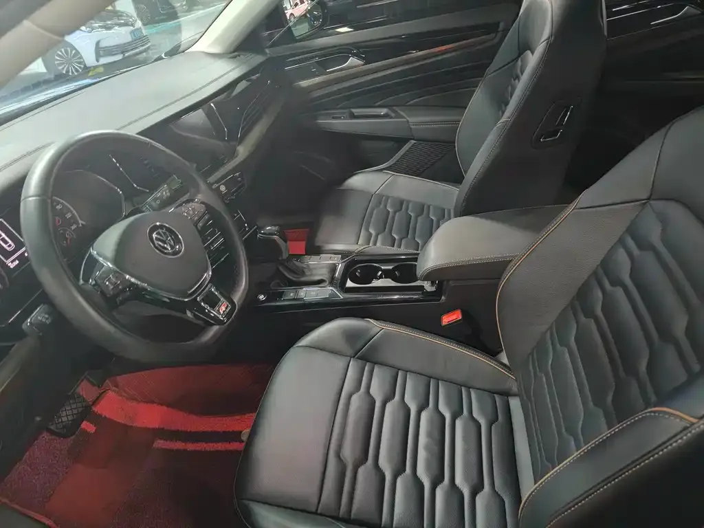 Volkswagen Passat — фото 10