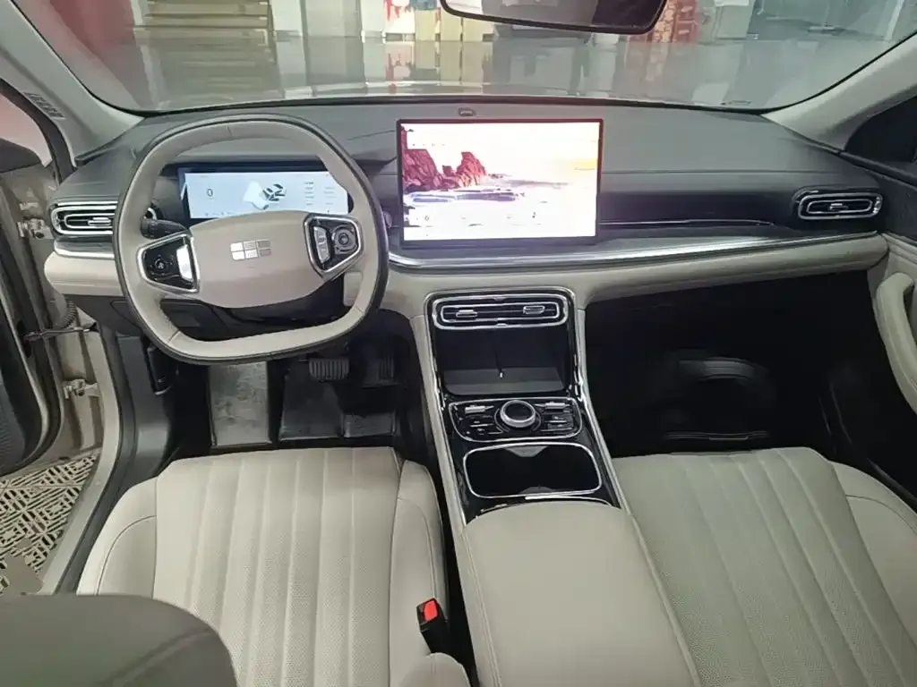 Geely Galaxy Xingyao 6 — фото 2