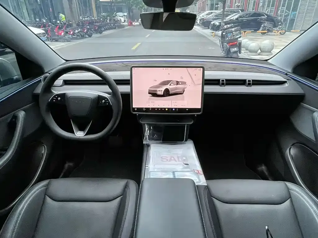 Tesla Model Y — фото 7