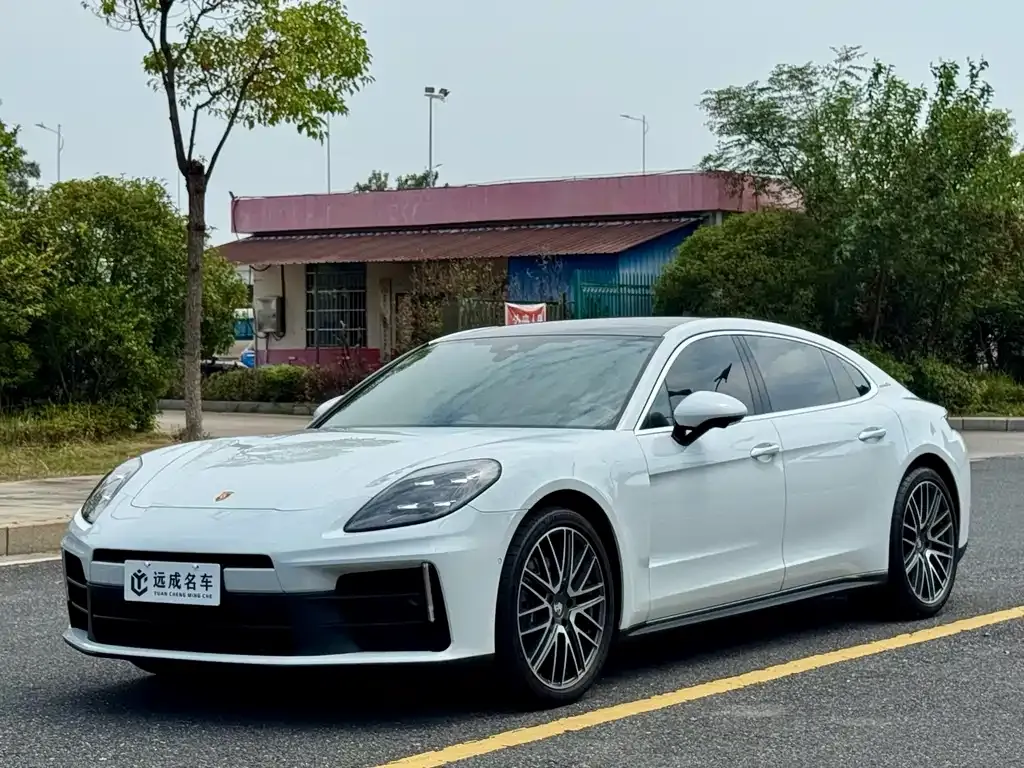 Porsche Panamera — фото 1