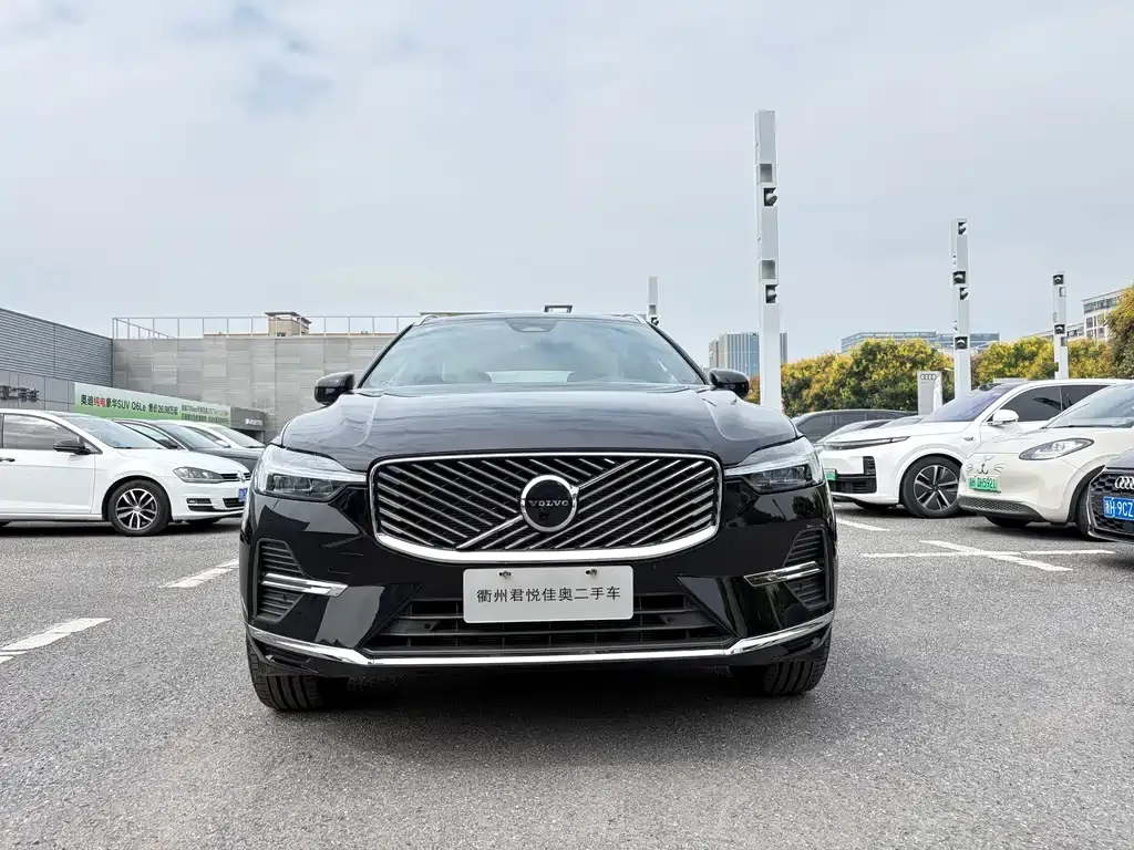 Volvo XC60 — фото 7