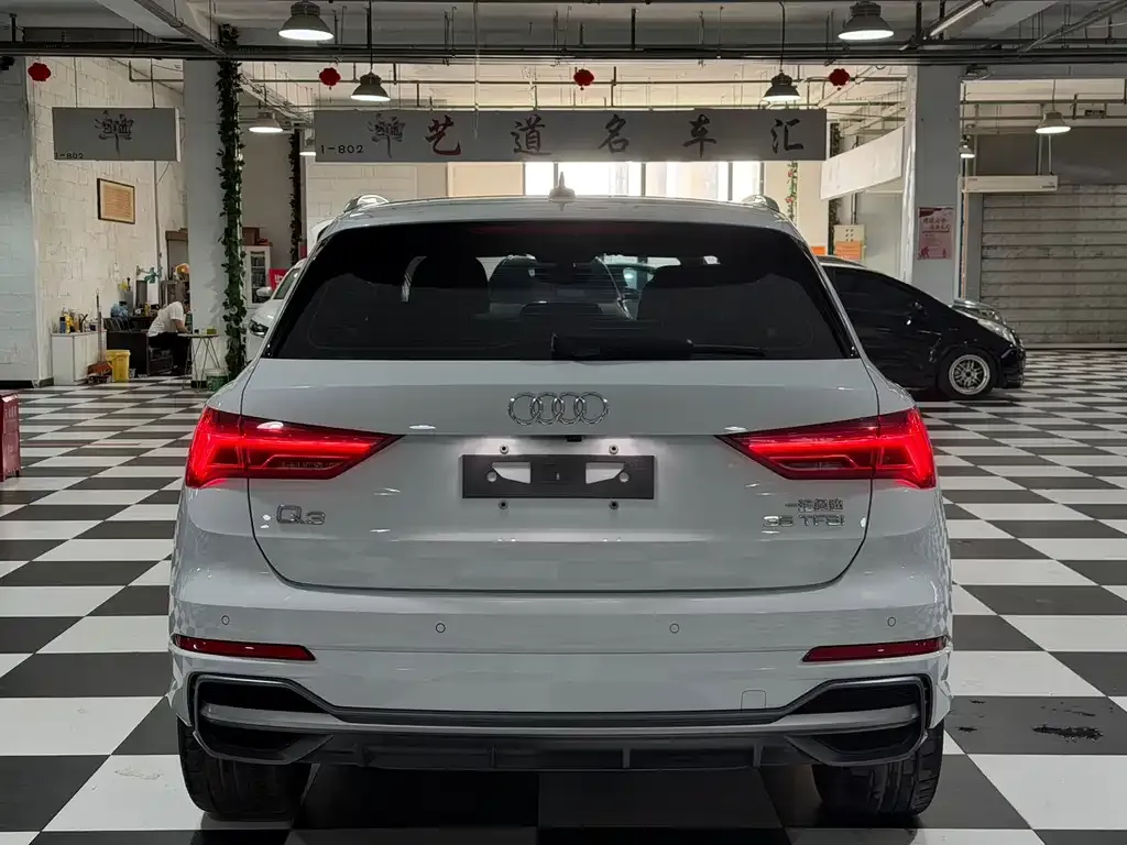 Audi Q3 — фото 6