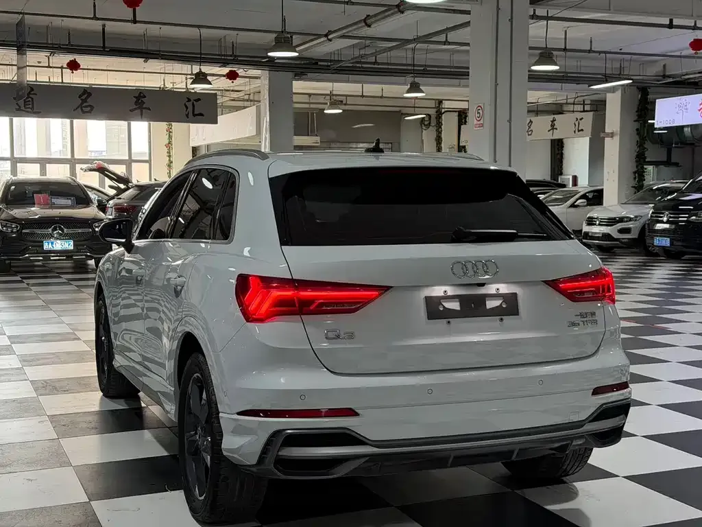 Audi Q3 — фото 10
