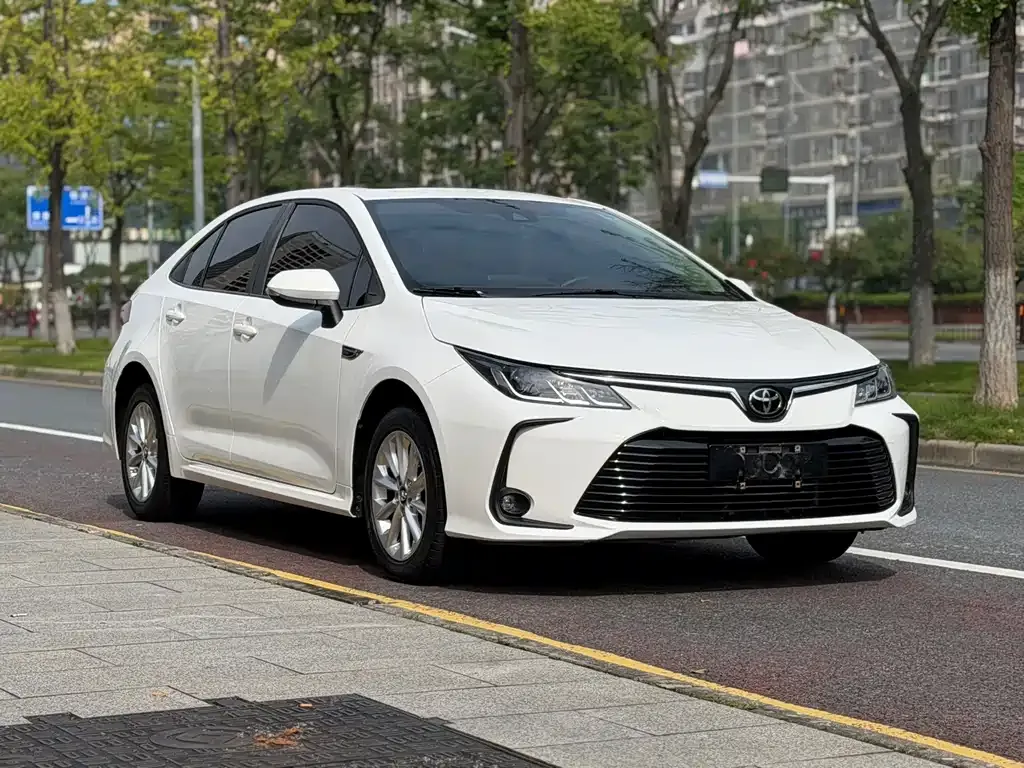 Toyota Corolla — фото 2