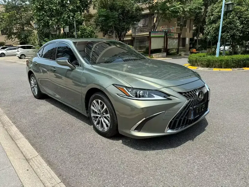 Lexus ES — фото 4