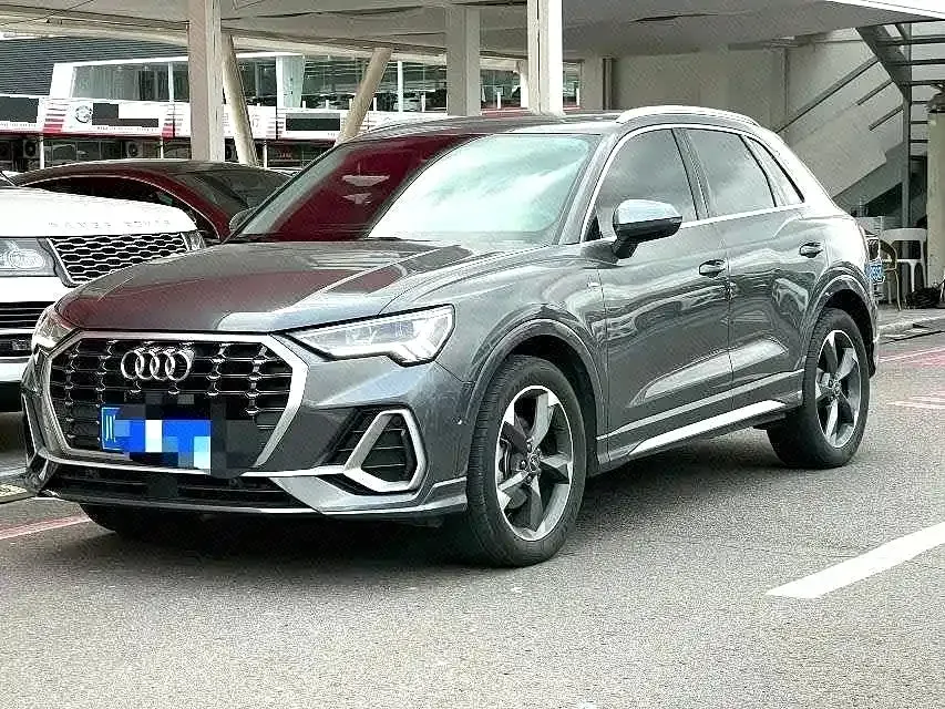 Audi Q3 — фото 1