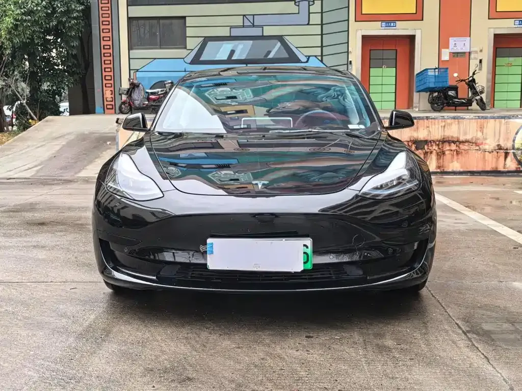 Tesla Model 3 — фото 7