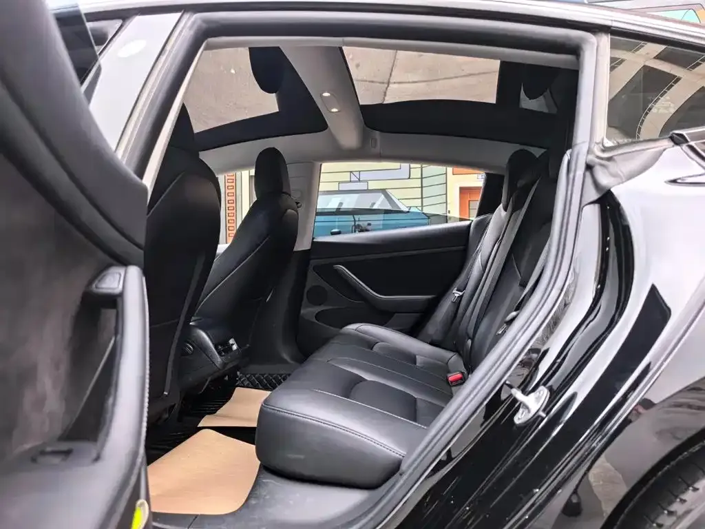 Tesla Model 3 — фото 10