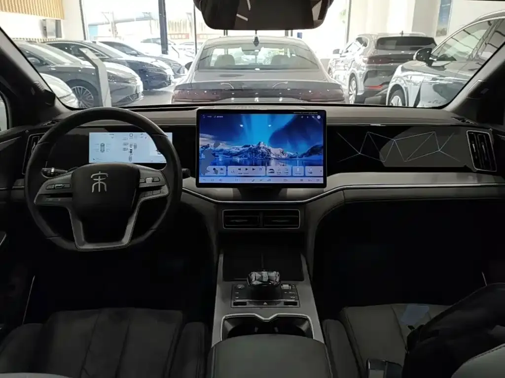 BYD L DM-i — фото 8