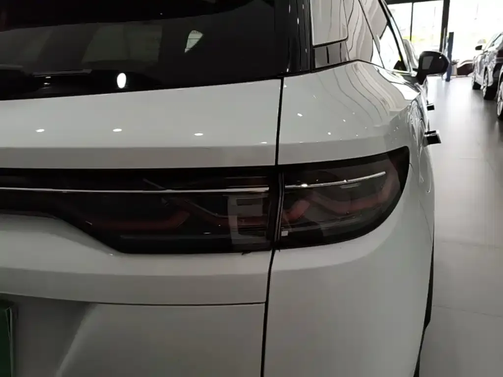 BYD L DM-i — фото 4