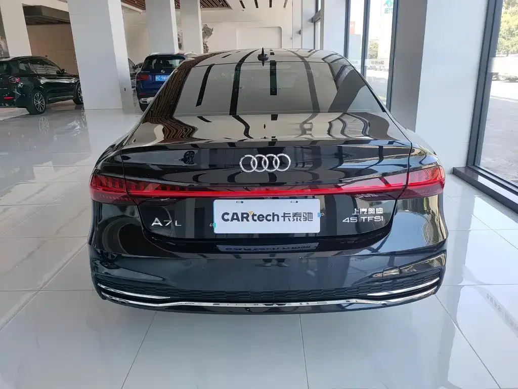 Audi A7L — фото 6