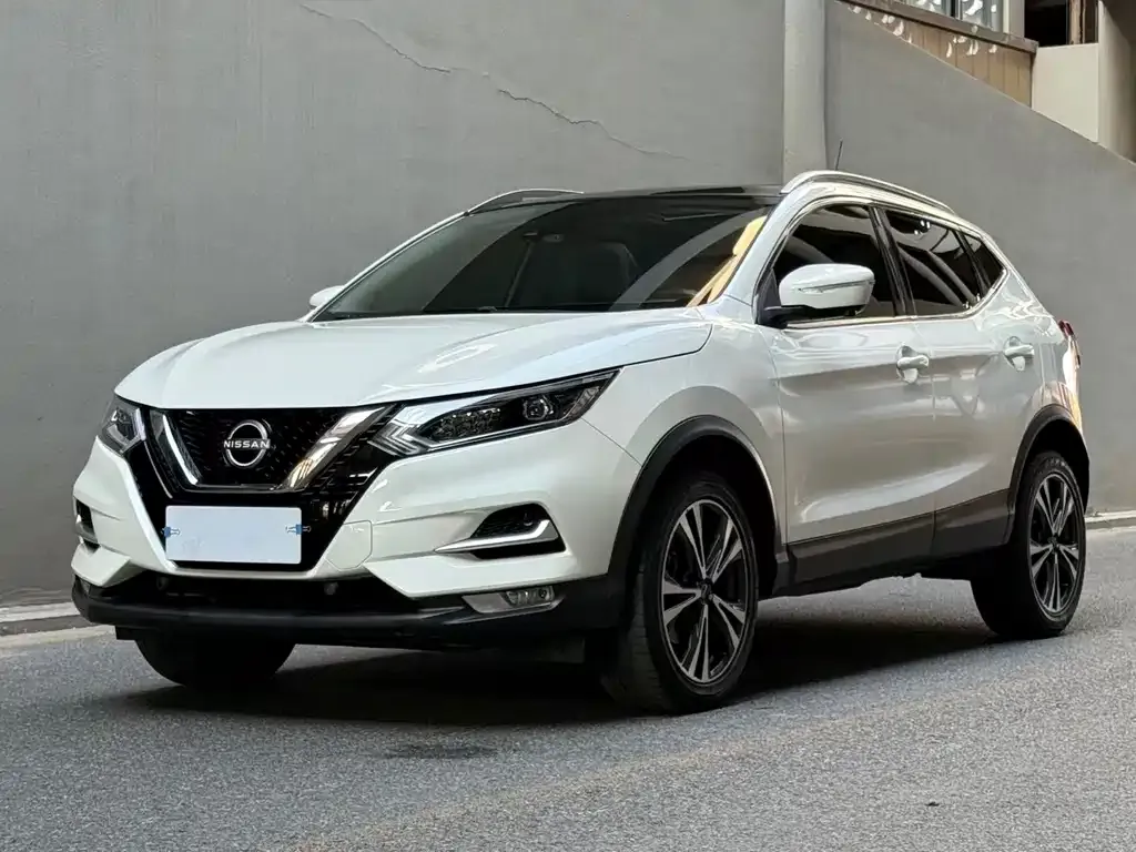 Nissan Qashqai — фото 1