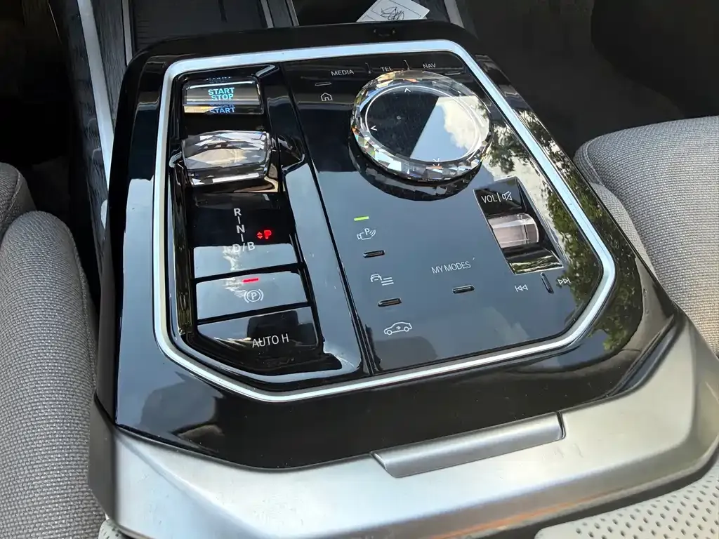 BMW i7 — фото 4