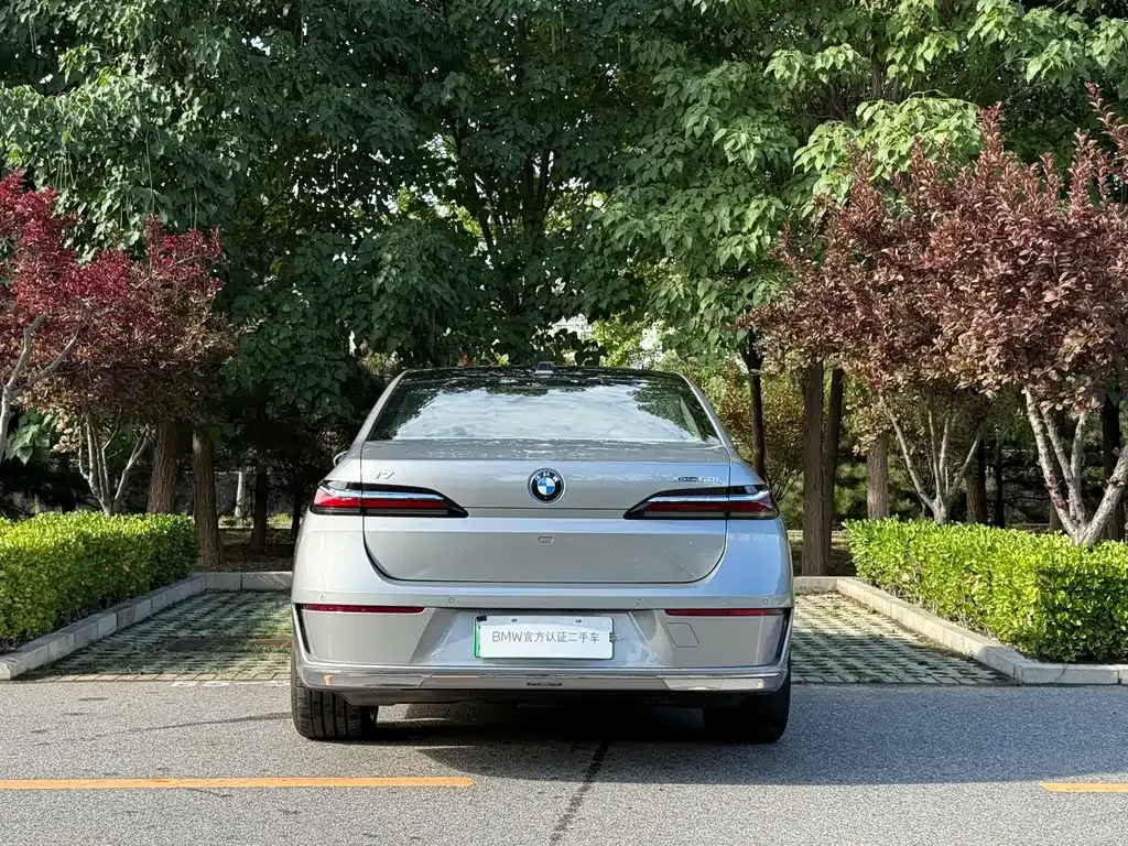 BMW i7 — фото 10