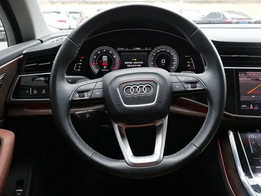 Audi Q7 — фото 9