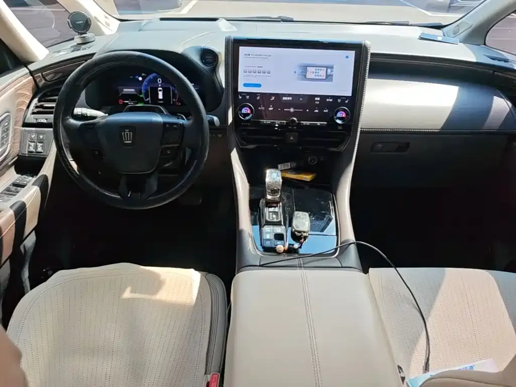 Toyota Vellfire — фото 2