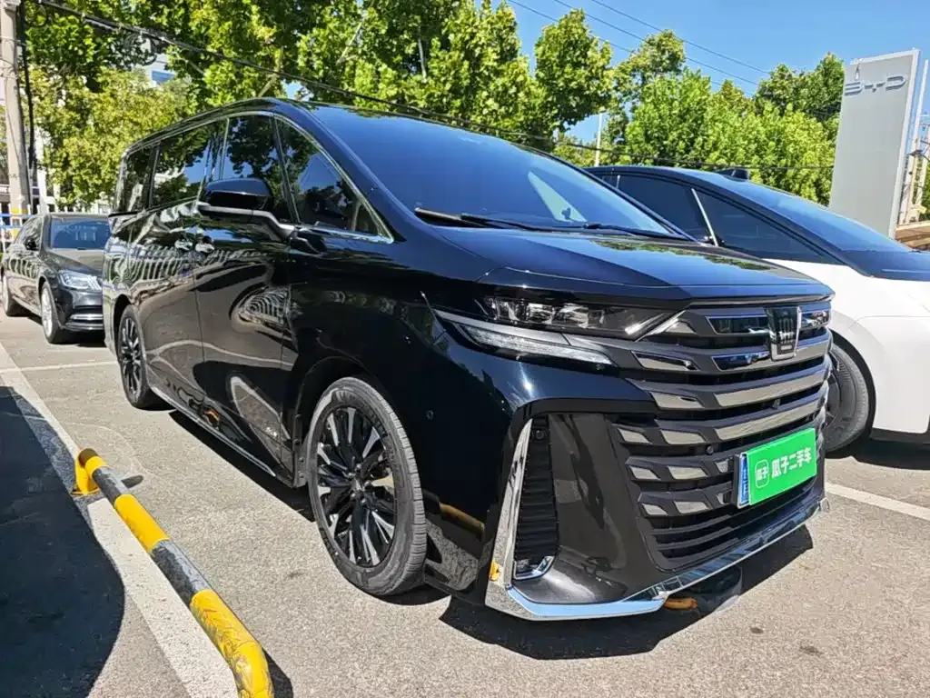 Toyota Vellfire — фото 10