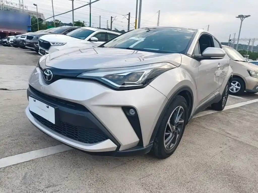 Toyota C-HR — фото 1