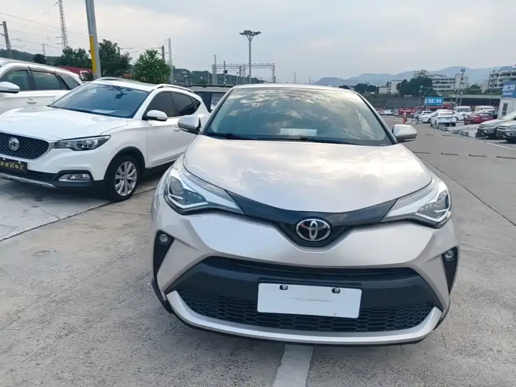 Toyota C-HR — фото 2