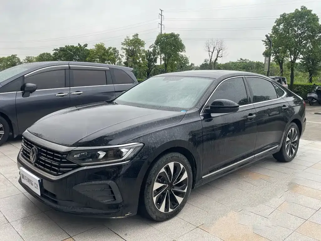 Volkswagen Passat — фото 1