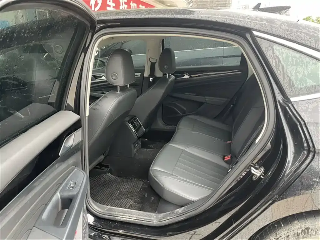 Volkswagen Passat — фото 9