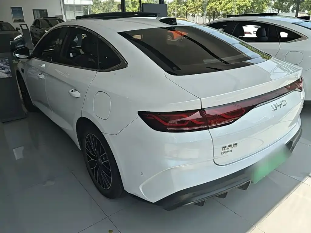 BYD Qin L — фото 9