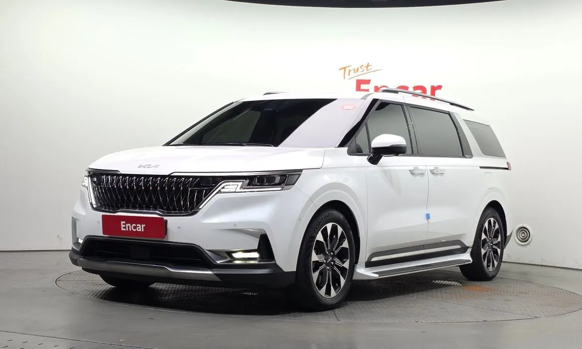 Kia Carnival — фото 1