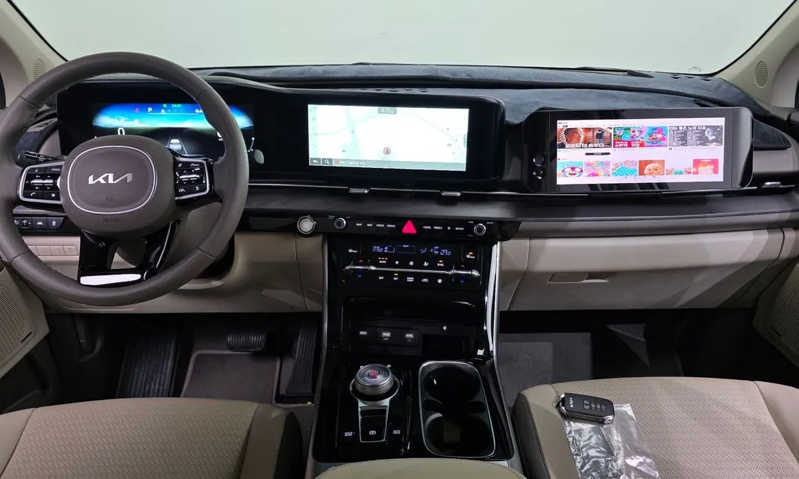 Kia Carnival — фото 10