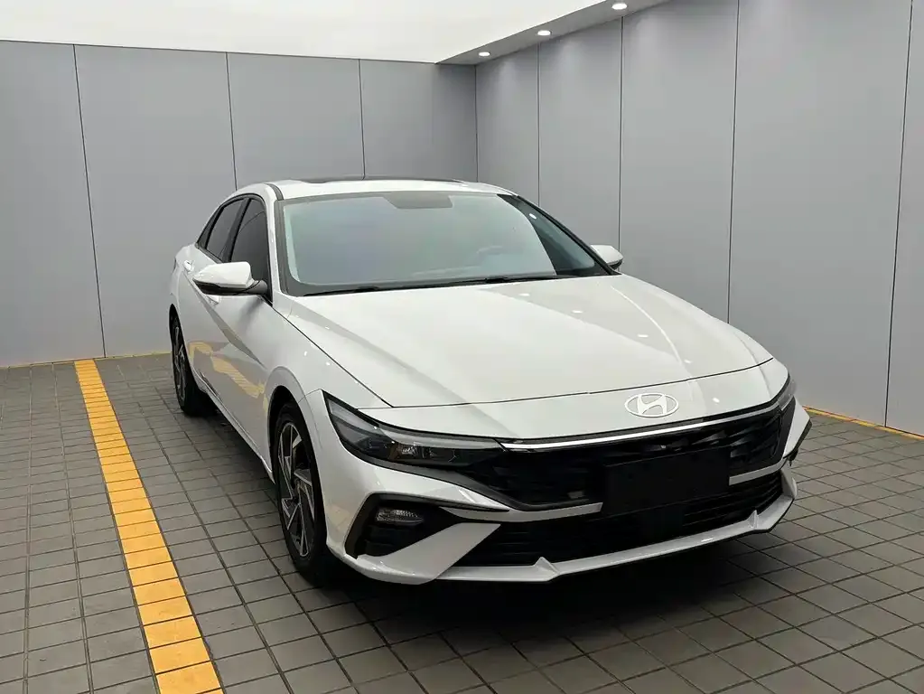 Hyundai Elantra — фото 4