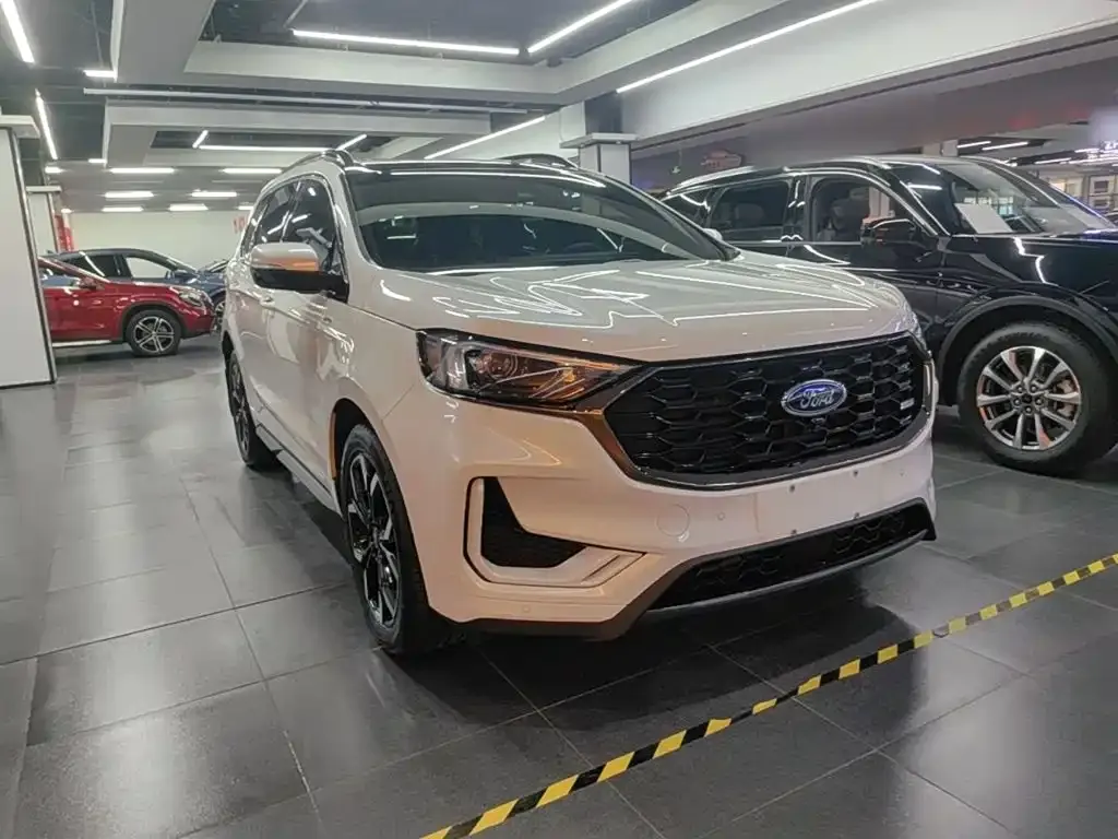 Ford Edge — фото 3