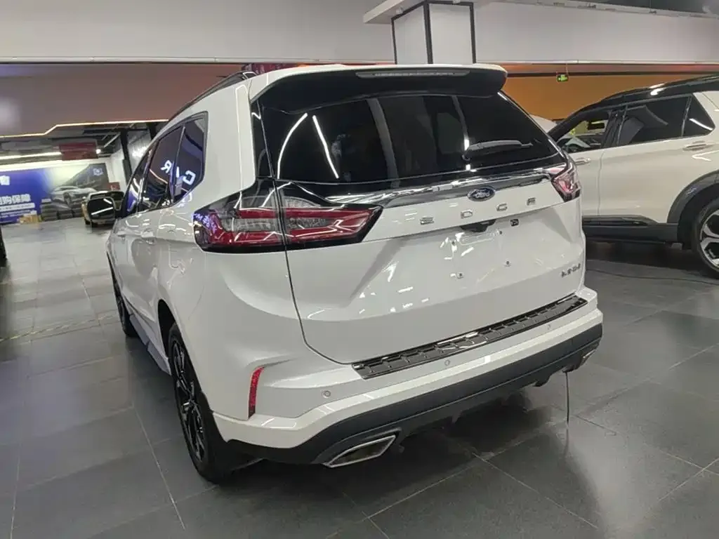 Ford Edge — фото 8