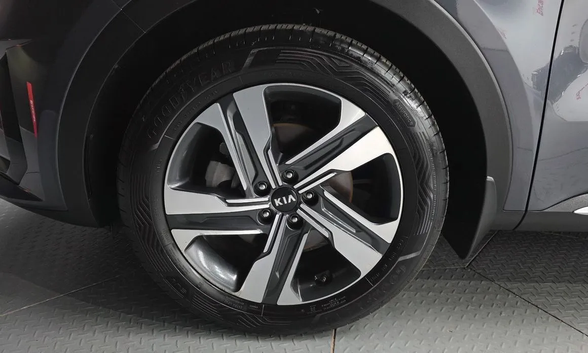 Kia Sorento — фото 9