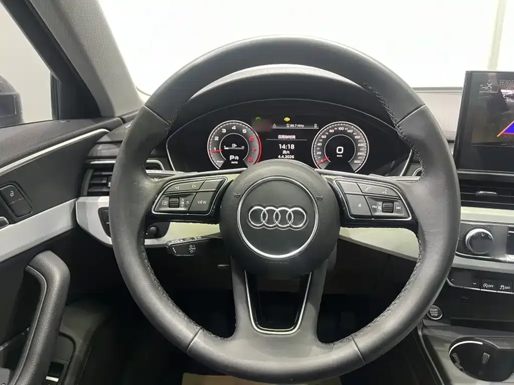 Audi A4L — фото 5