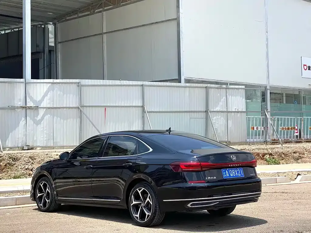 Volkswagen Passat — фото 5