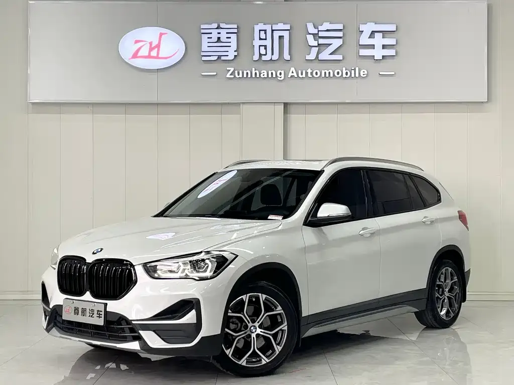 BMW X1 — фото 1