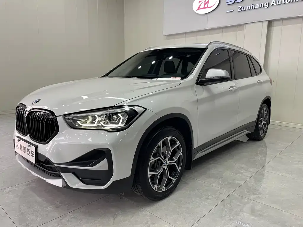 BMW X1 — фото 5