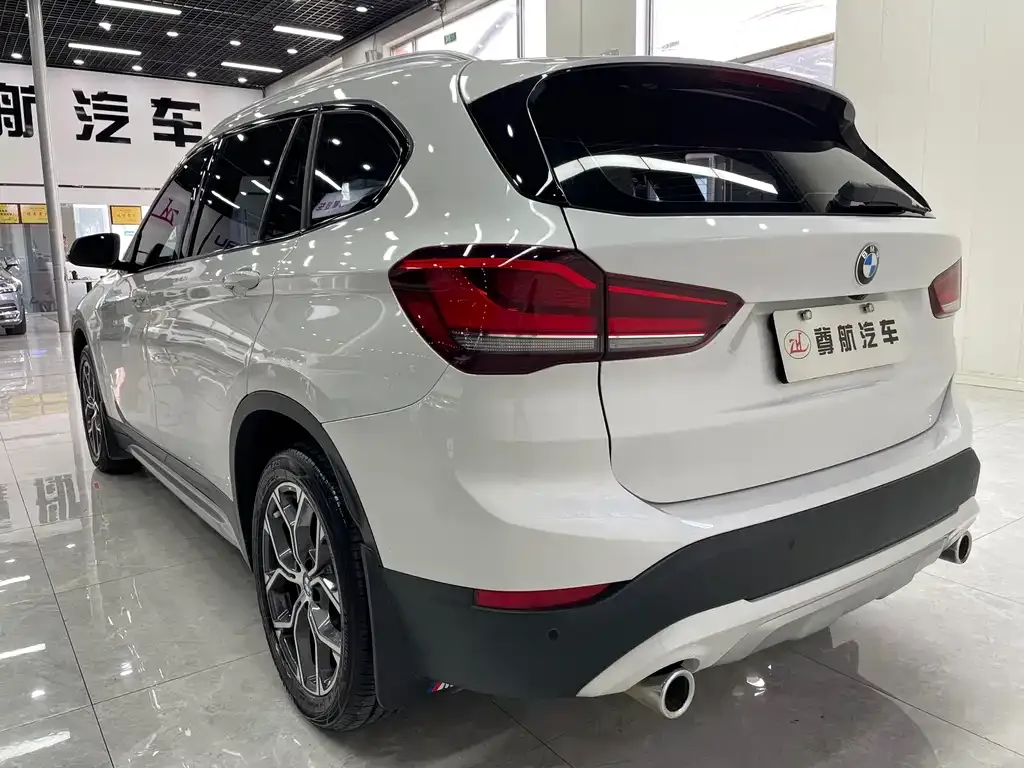 BMW X1 — фото 10