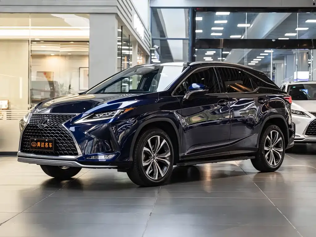 Lexus RX — фото 1