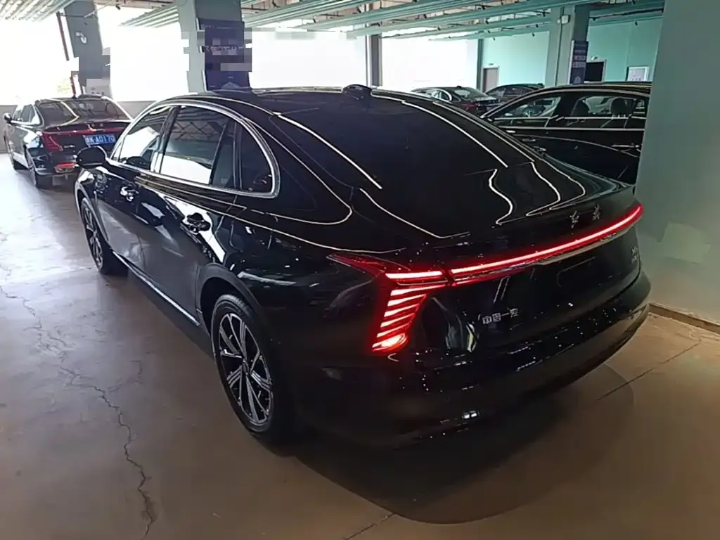 Hongqi H5 PHEV — фото 10