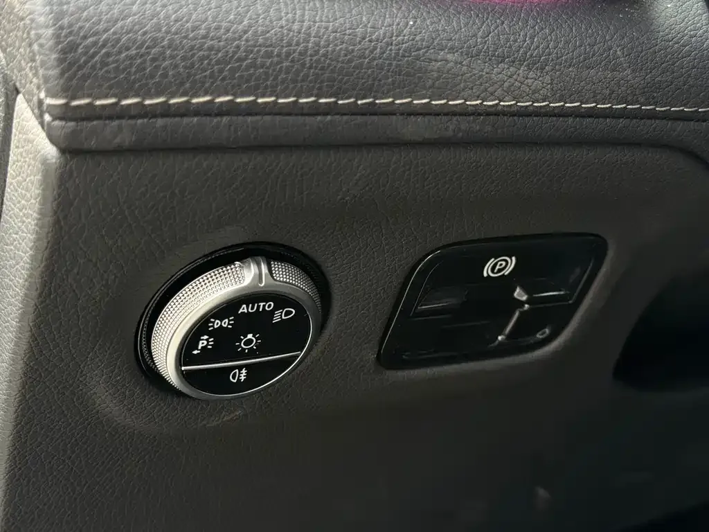 Mercedes-Benz EQE SUV — фото 5
