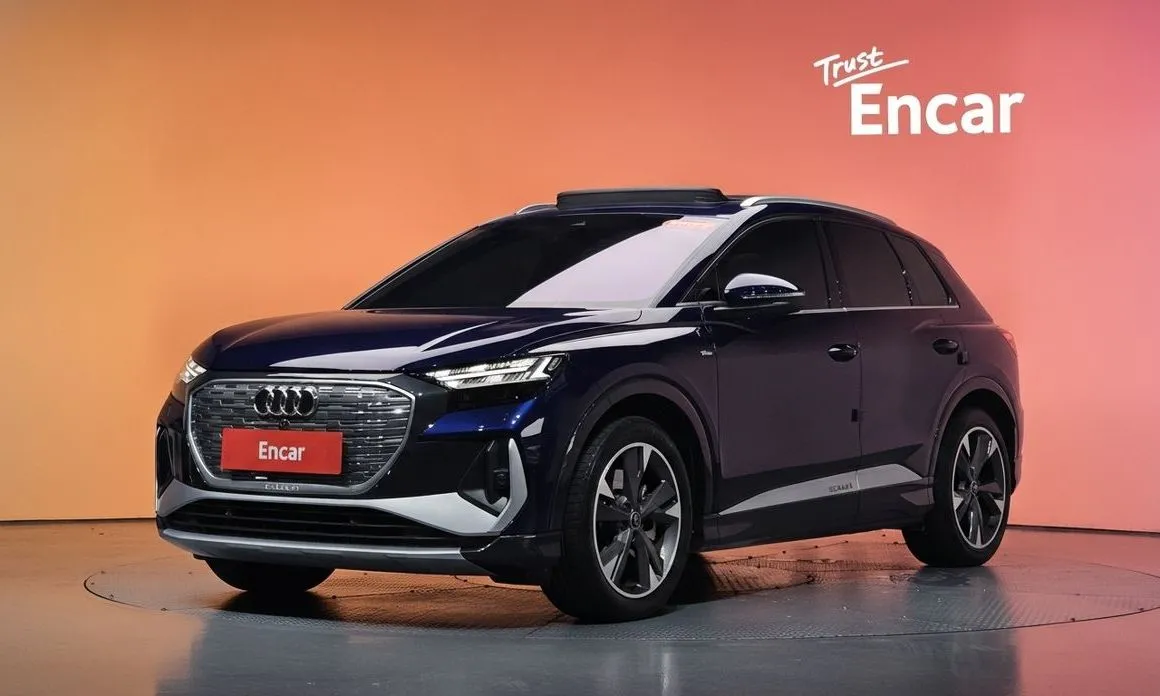 Audi Q4 e-tron — фото 1