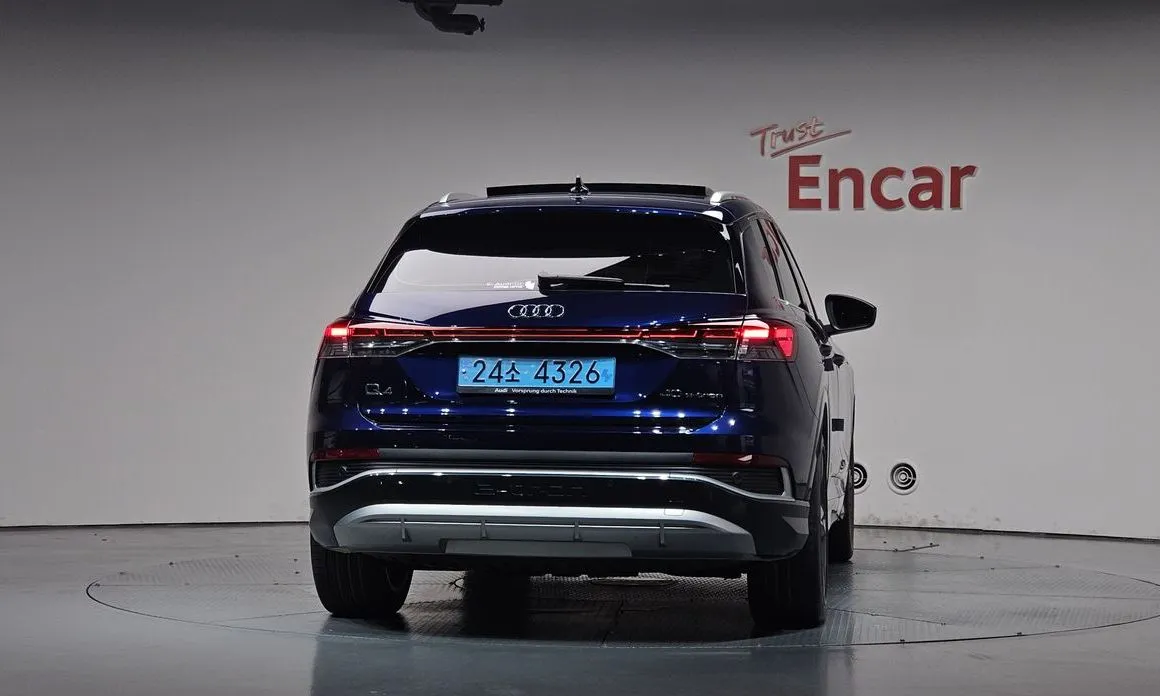 Audi Q4 e-tron — фото 3