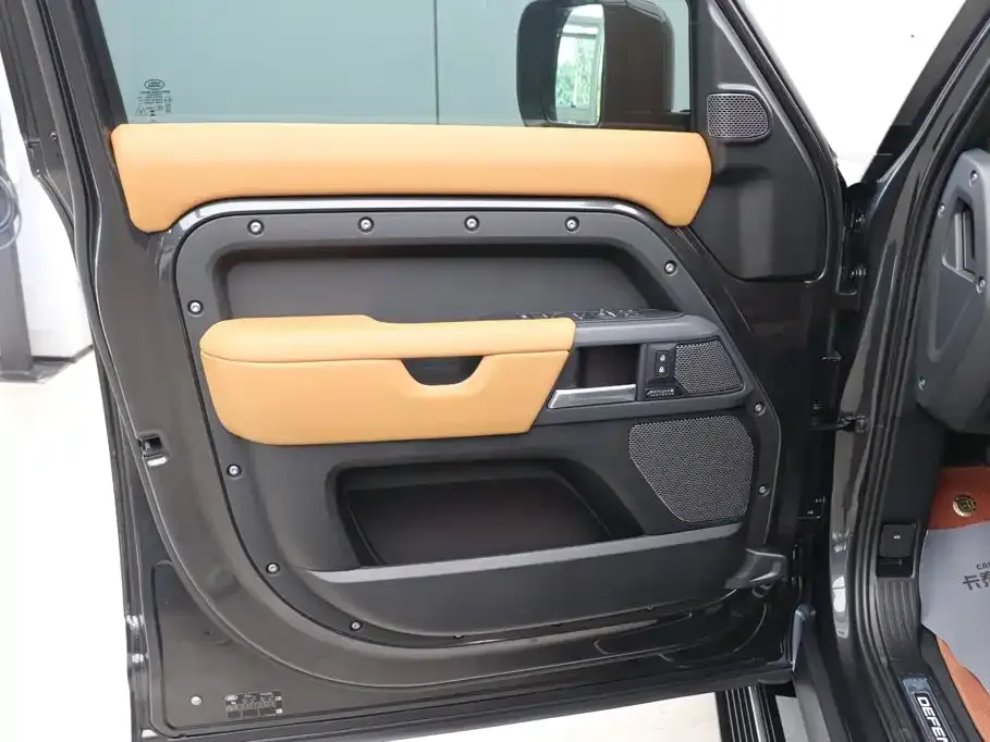 Land Rover Defender — фото 9