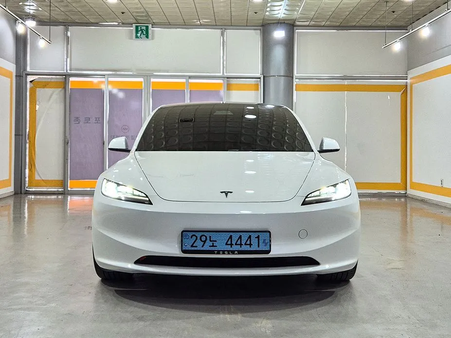 Tesla Model 3 — фото 10